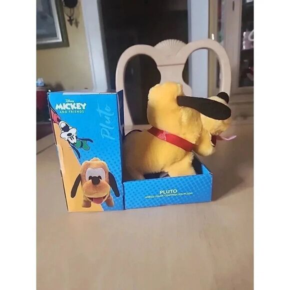 Disney Pluto wired  Leash Controlled Plush - Picture 4 of 5